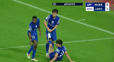 申花遭遇争议红牌，梅西乘势反超比分完成逆转