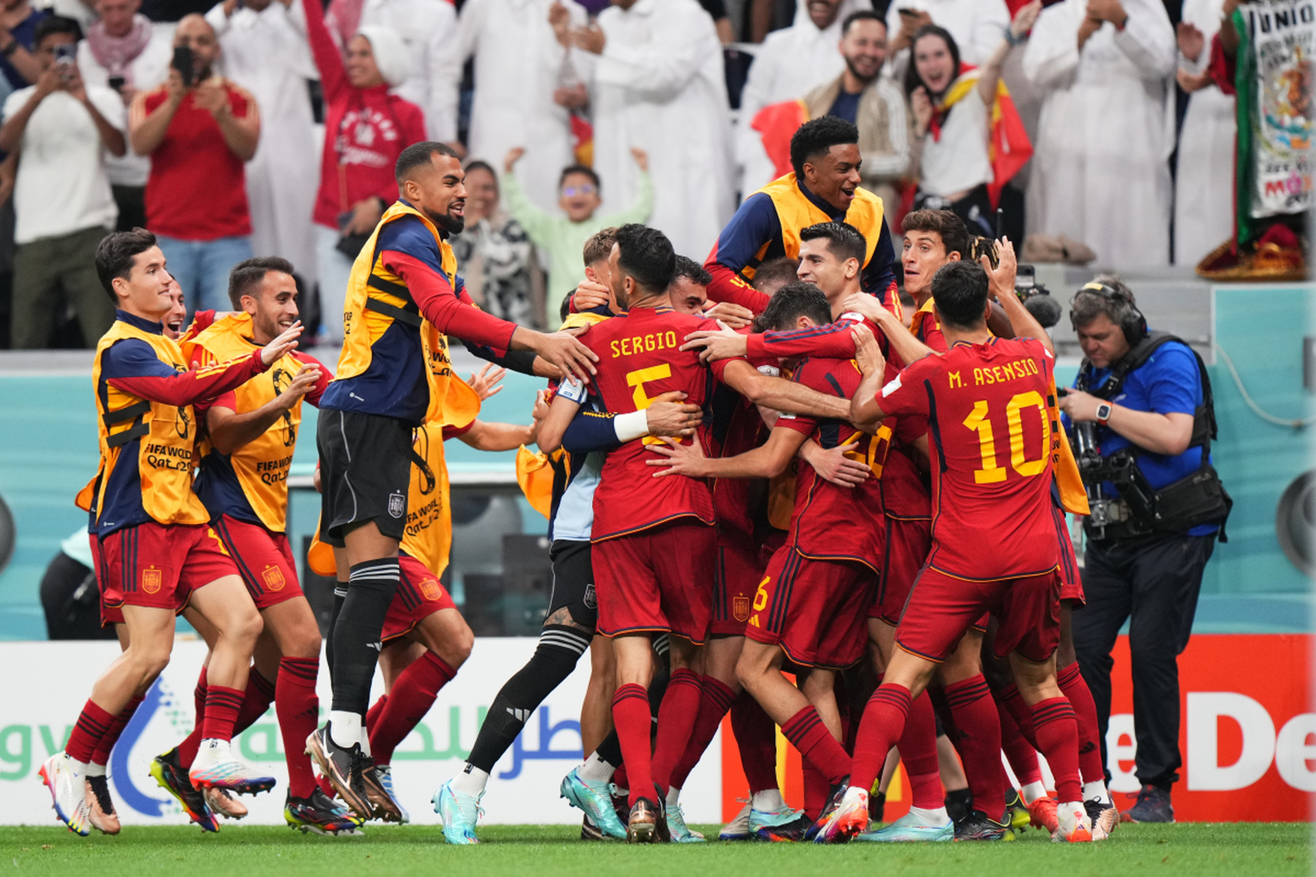 最大的博彩论坛交流-比赛精彩纷呈的近义词